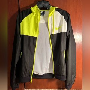 Nike Women’s Light Running Jacket